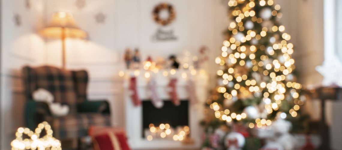 Empty defocused bright christmas room with copy space